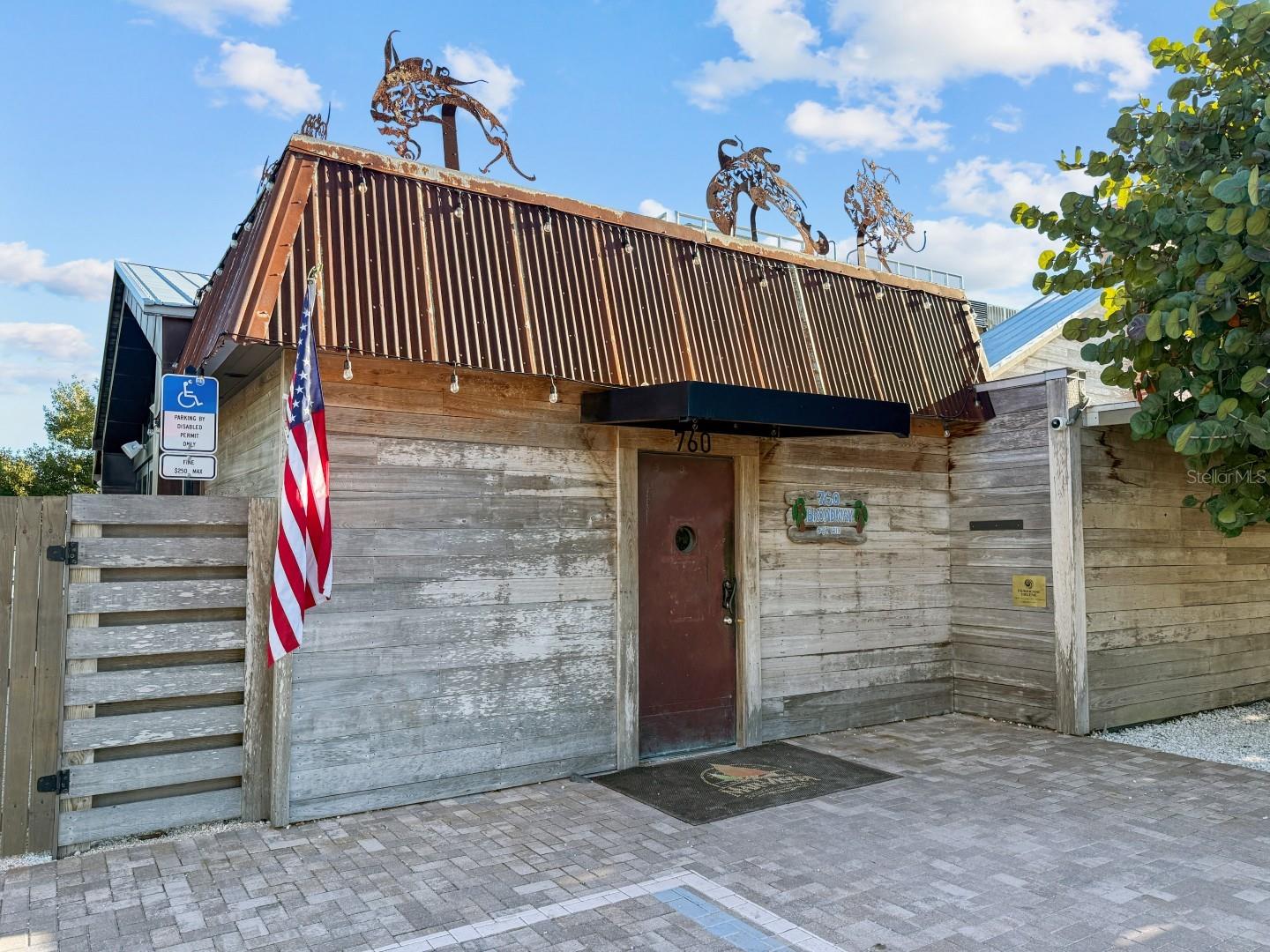LONGBEACH ON LONGBOAT KEY - Residential