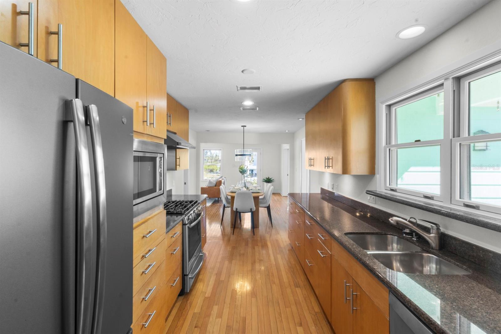 LONGBEACH ON LONGBOAT KEY - Residential