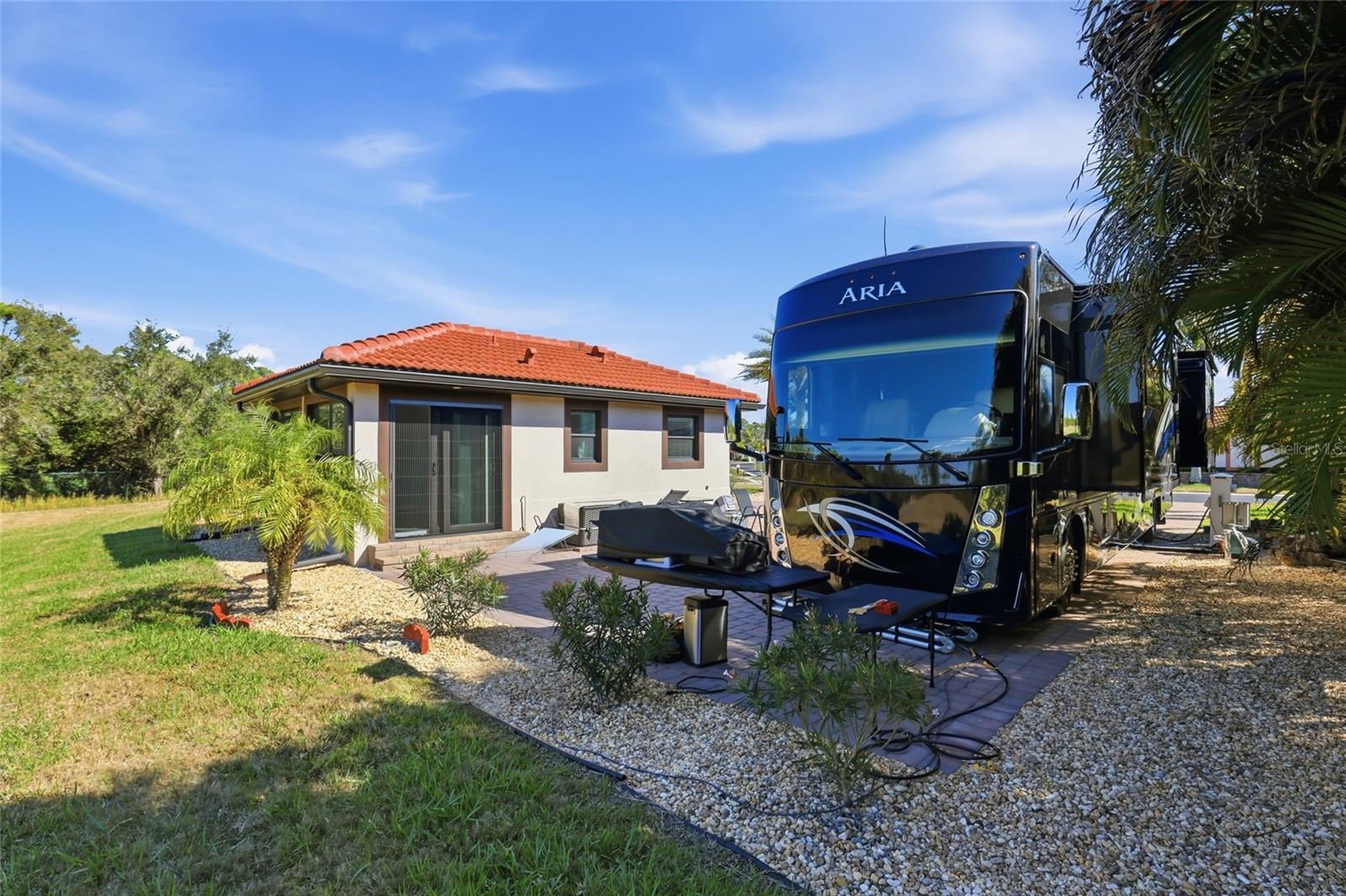 MYAKKA RIVER MOTORCOACH RESIDENCE - Residential