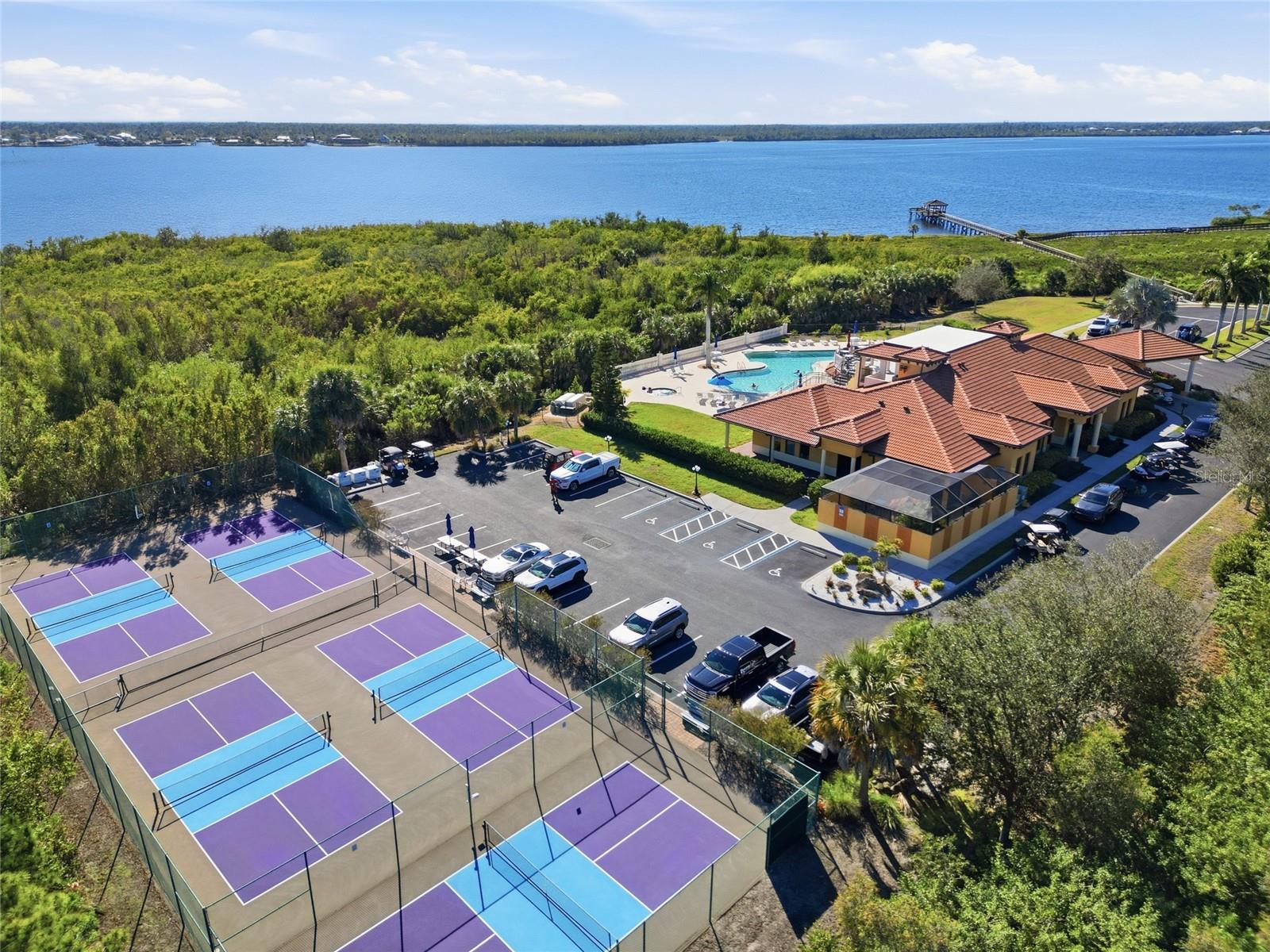 MYAKKA RIVER MOTORCOACH RESIDENCE - Residential