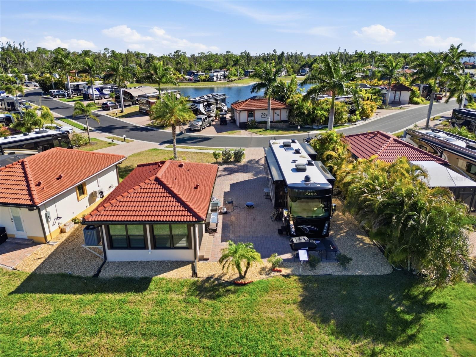 MYAKKA RIVER MOTORCOACH RESIDENCE - Residential