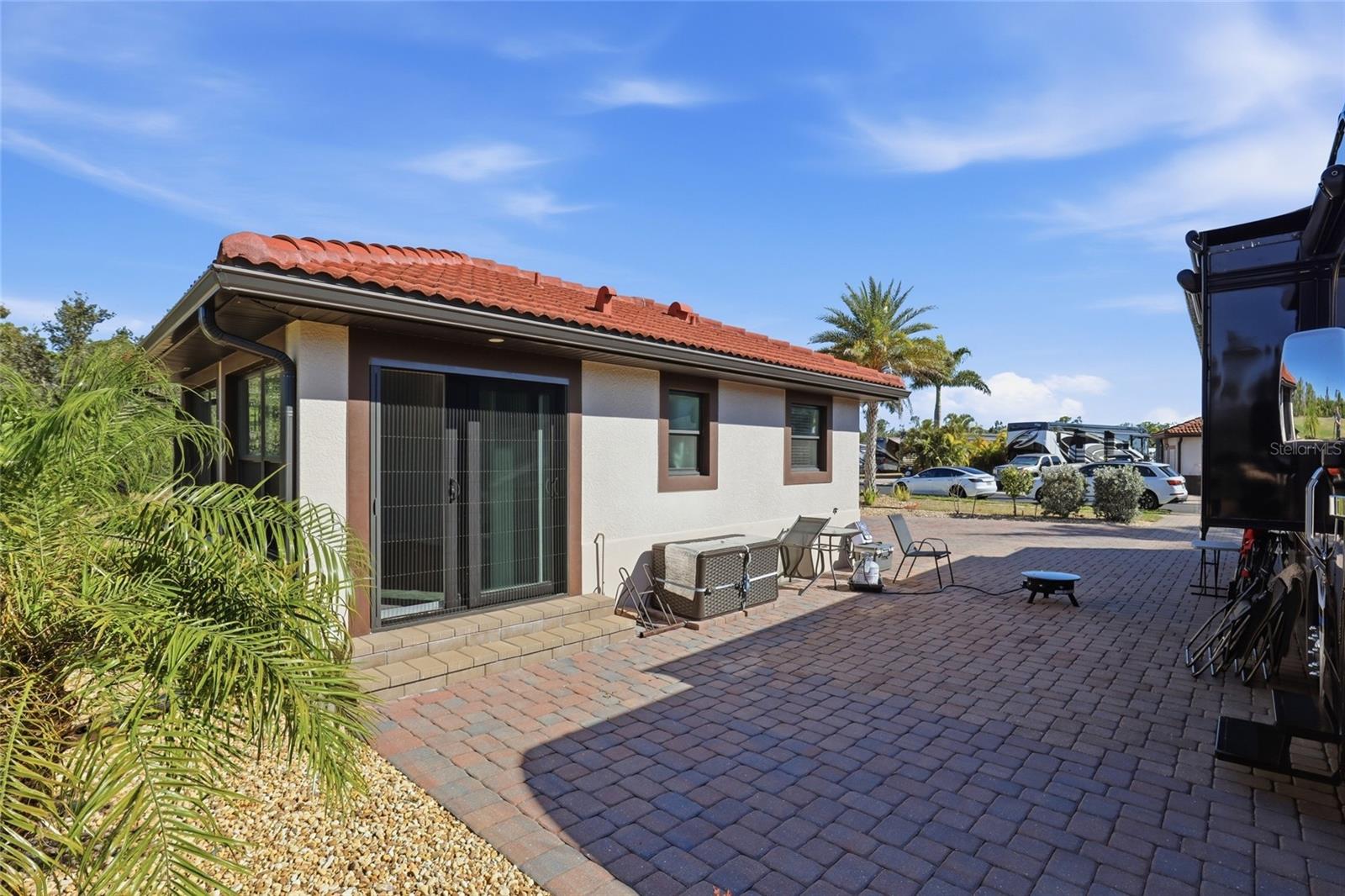 MYAKKA RIVER MOTORCOACH RESIDENCE - Residential