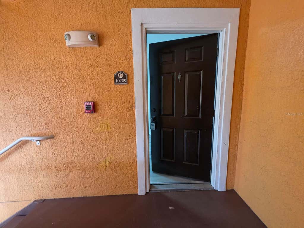 Photo of 5483 Vineland Road #10209, Orlando, FL 32811 (MLS # S5155682)