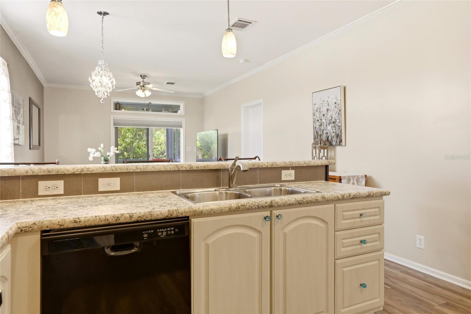 BUTTONWOOD VILLAGE - Residential