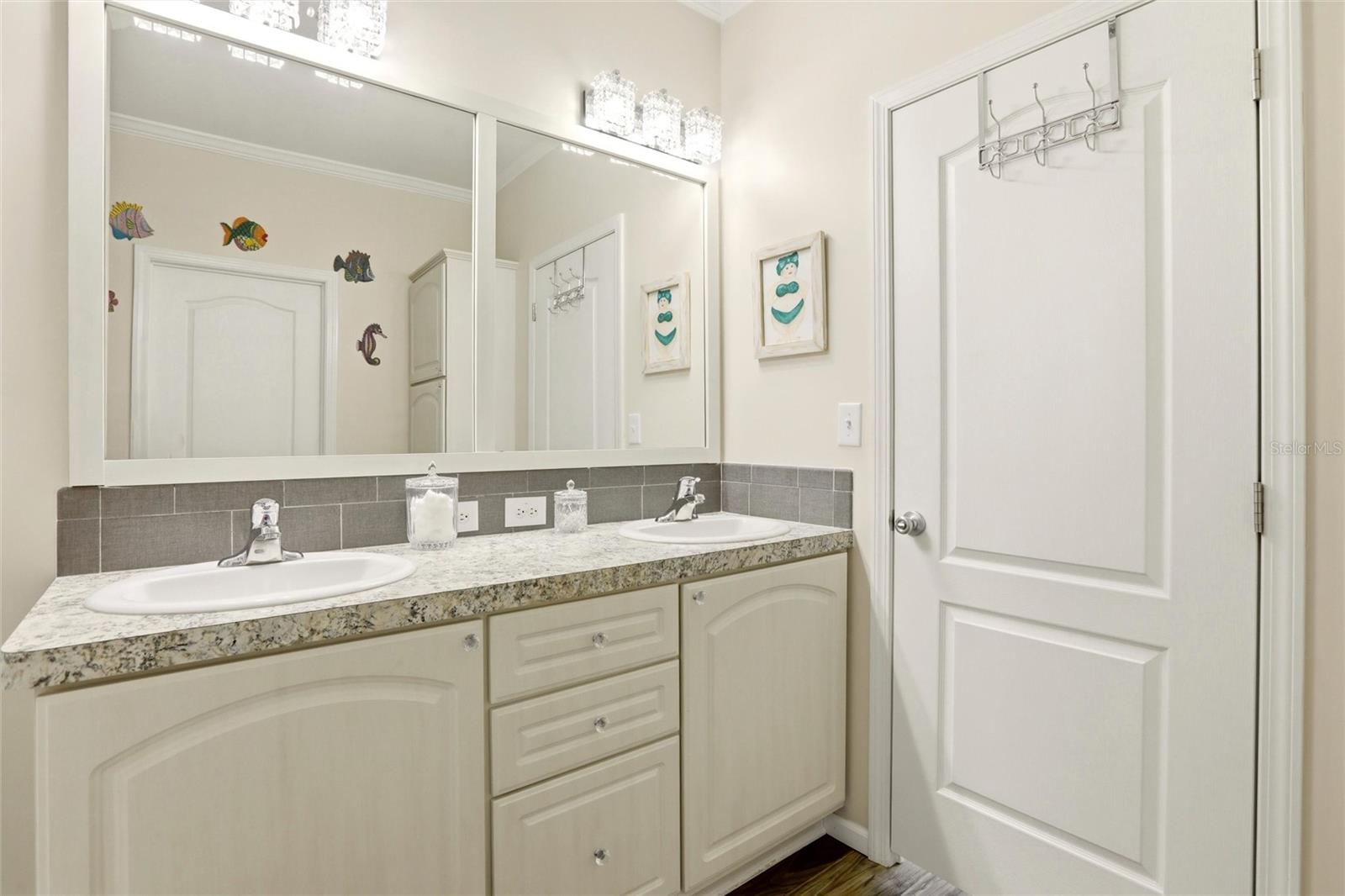 BUTTONWOOD VILLAGE - Residential