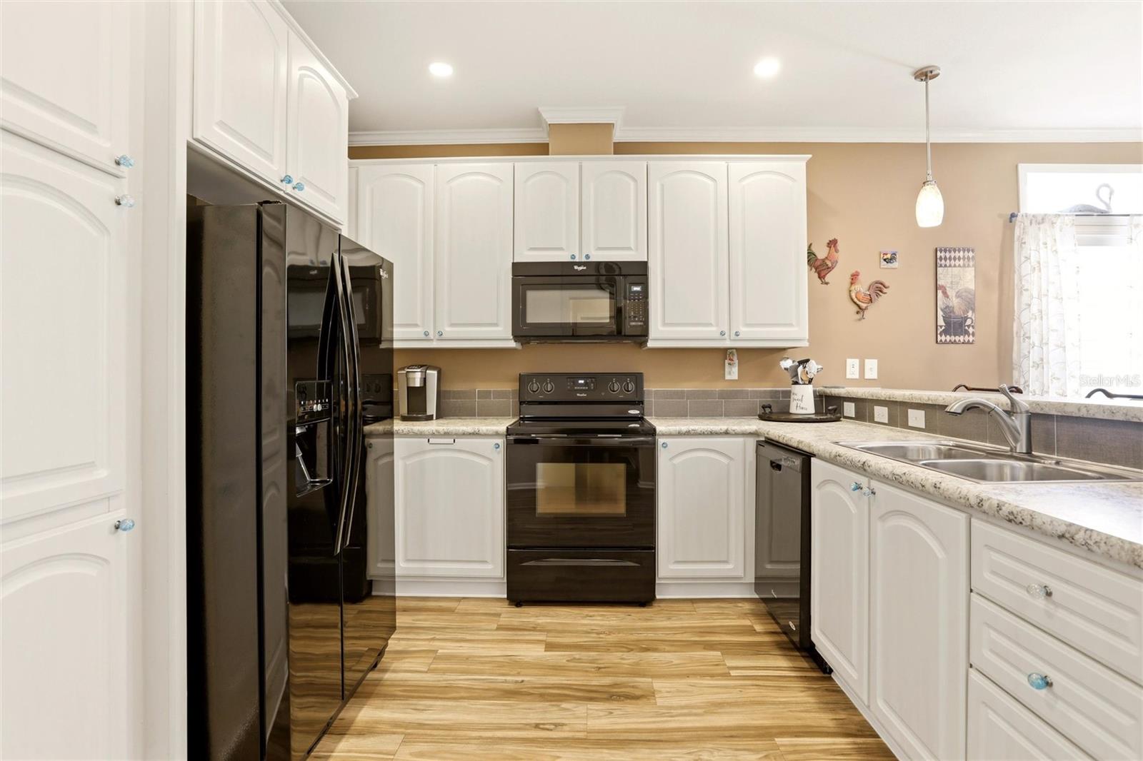 BUTTONWOOD VILLAGE - Residential