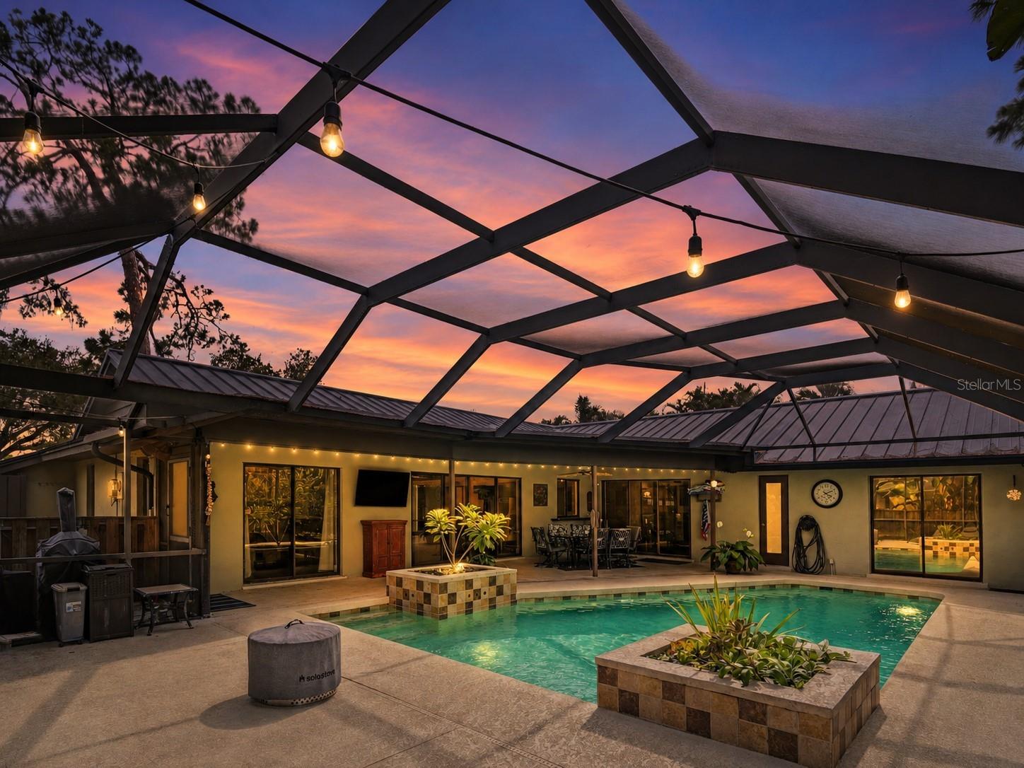 3911 COUNTRY VIEW CIR