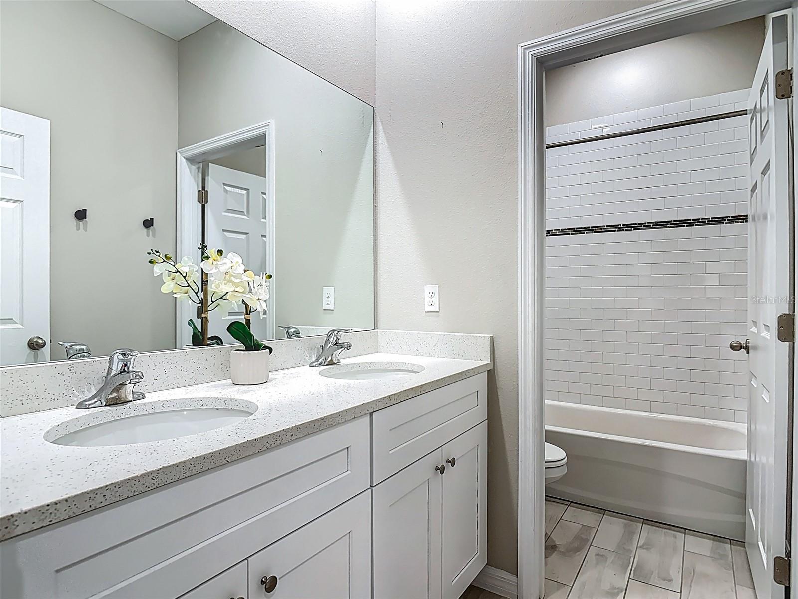 ROYAL TRAILS UNIT 01 - Residential