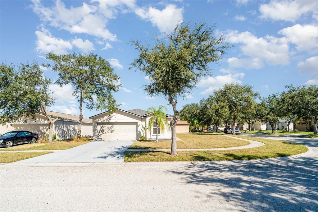 Photo of 7861 Carriage Pointe Drive, Gibsonton, FL 33534 (MLS # TB8438820)