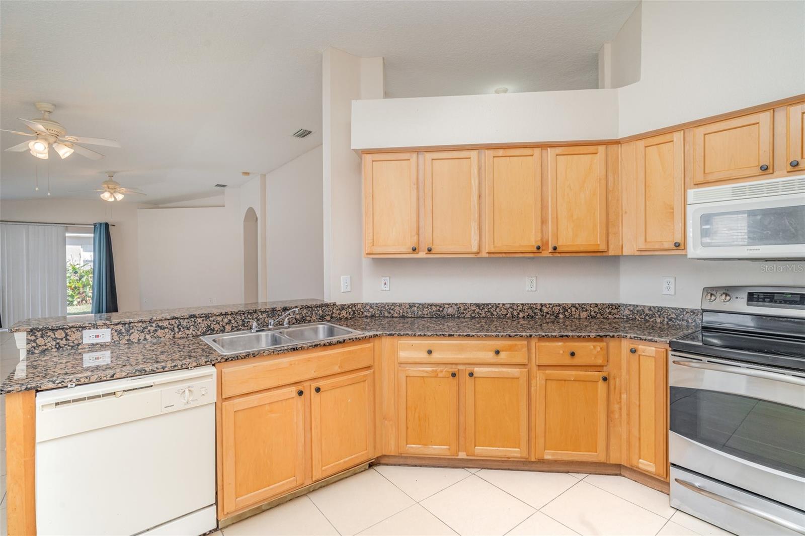 CARRIAGE POINTE PH 1 - Residential