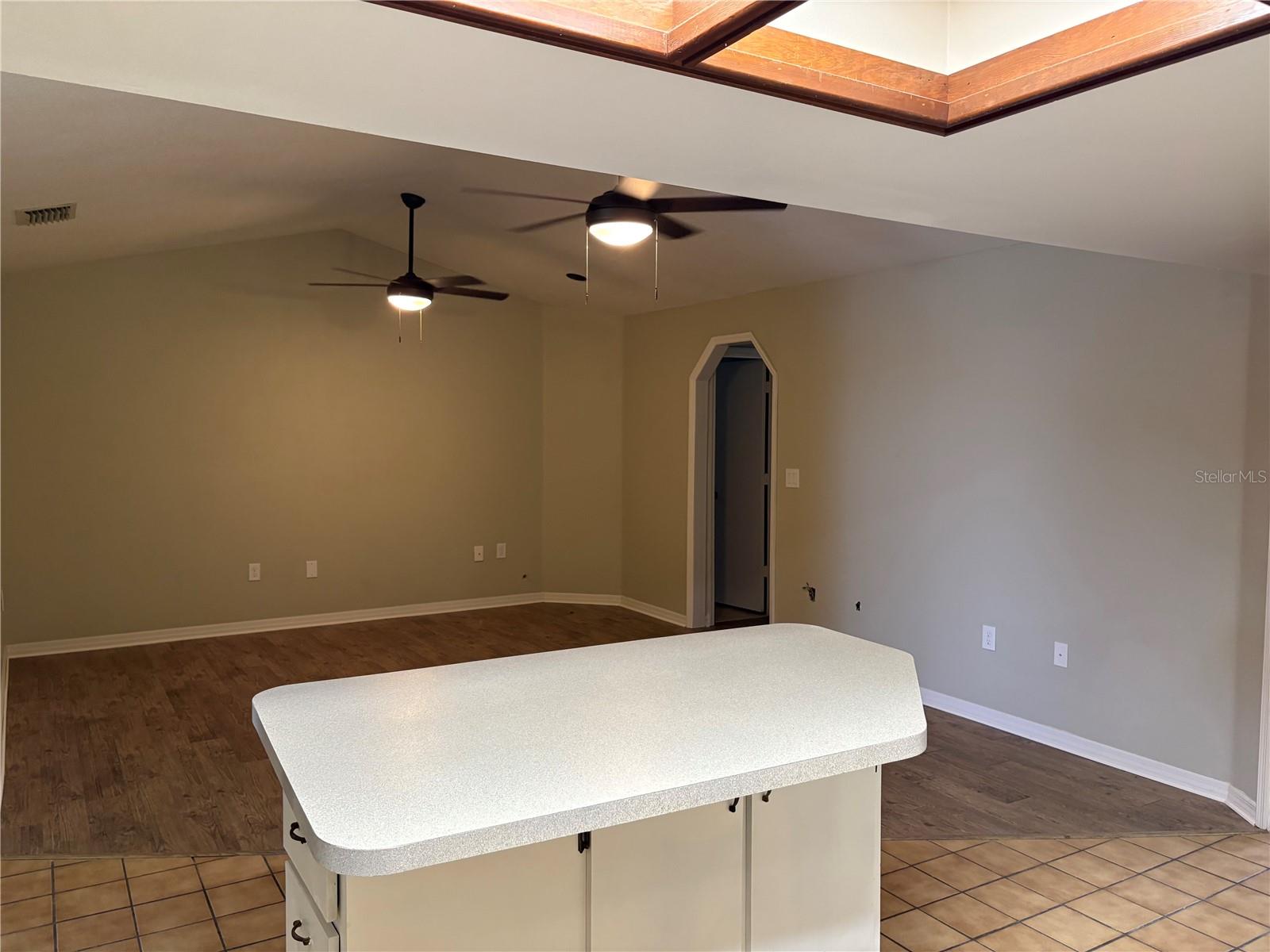 ACREAGE & UNREC - Residential