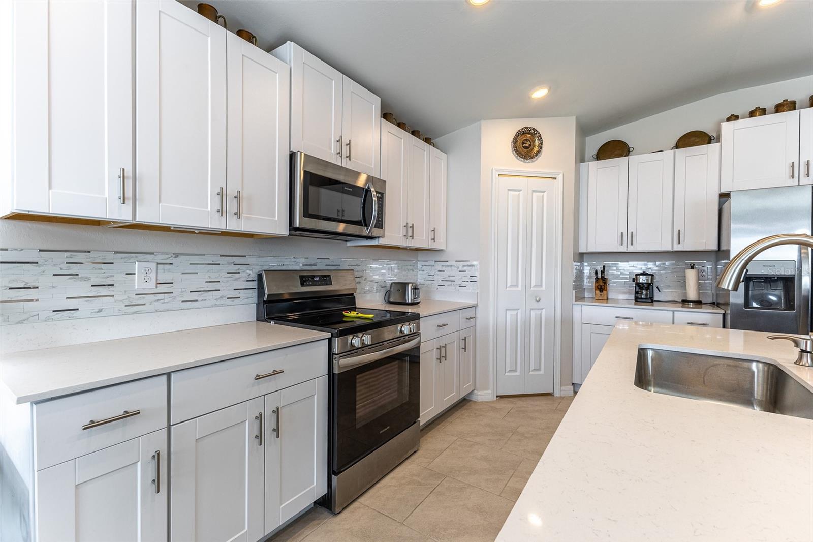 ROTONDA LAKES - Residential Lease