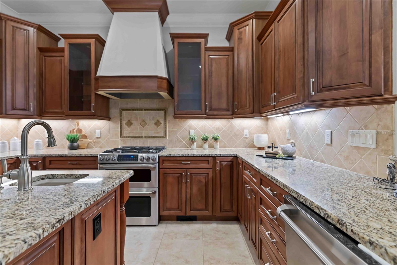 COUNTRY CLUB EAST AT LAKEWD RNCH PP - Residential