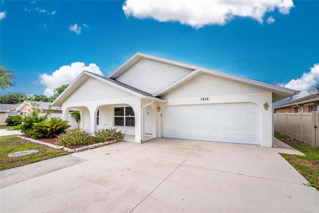 Photo of 1458 Strada D Argento, Venice, FL 34292 (MLS # N6144952)
