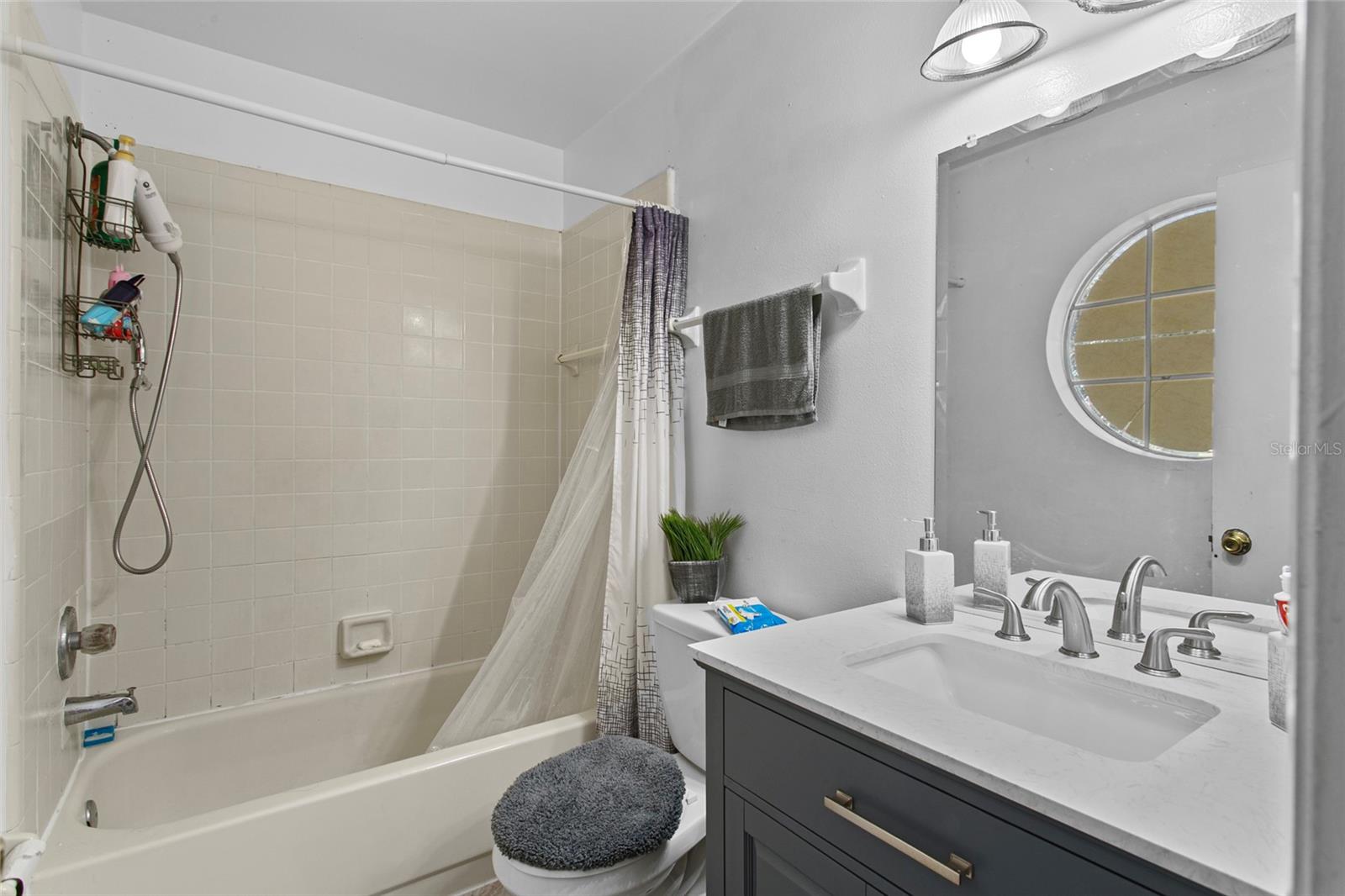 WINDSOR WALK - Residential Income