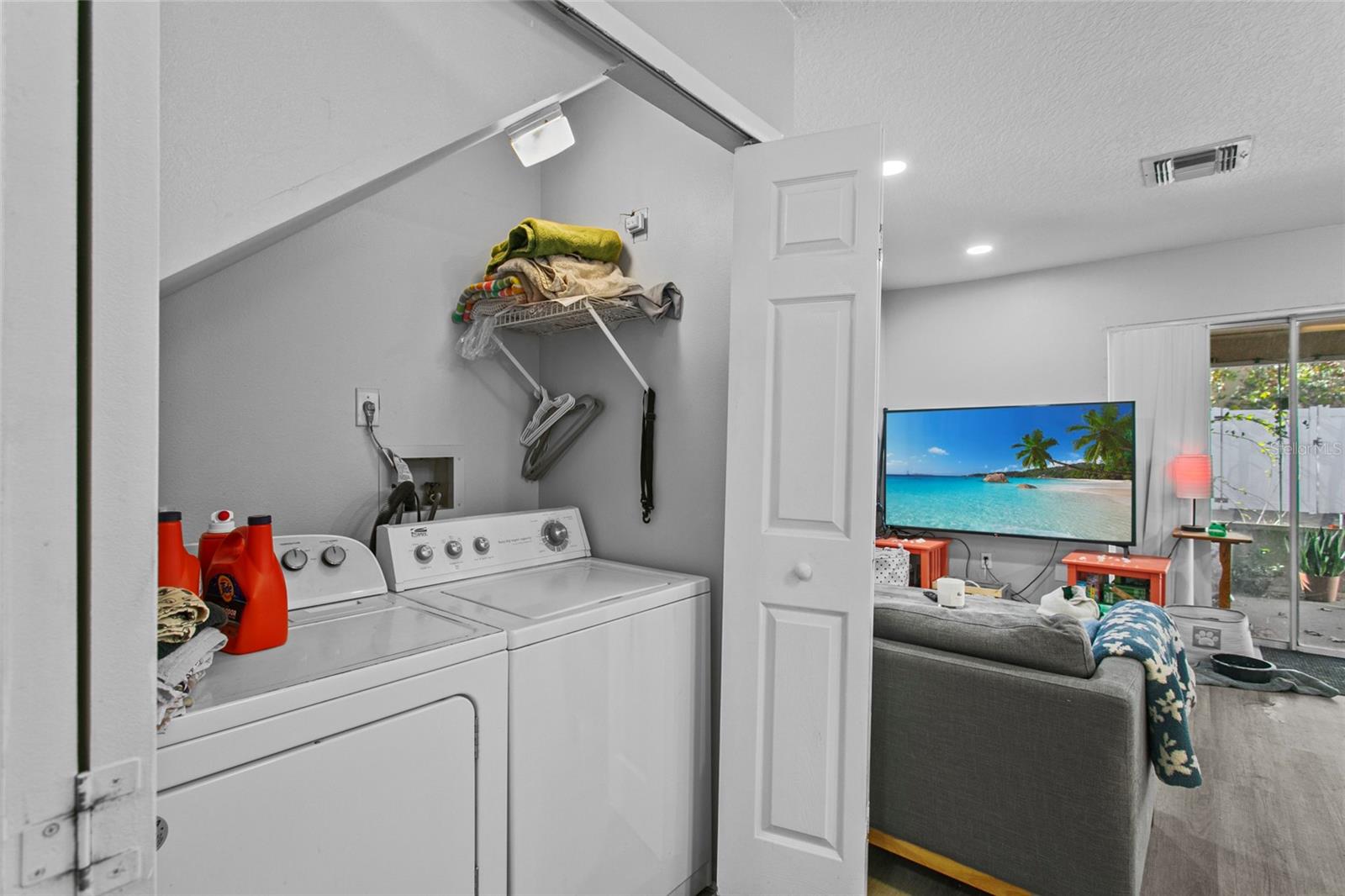 WINDSOR WALK - Residential Income