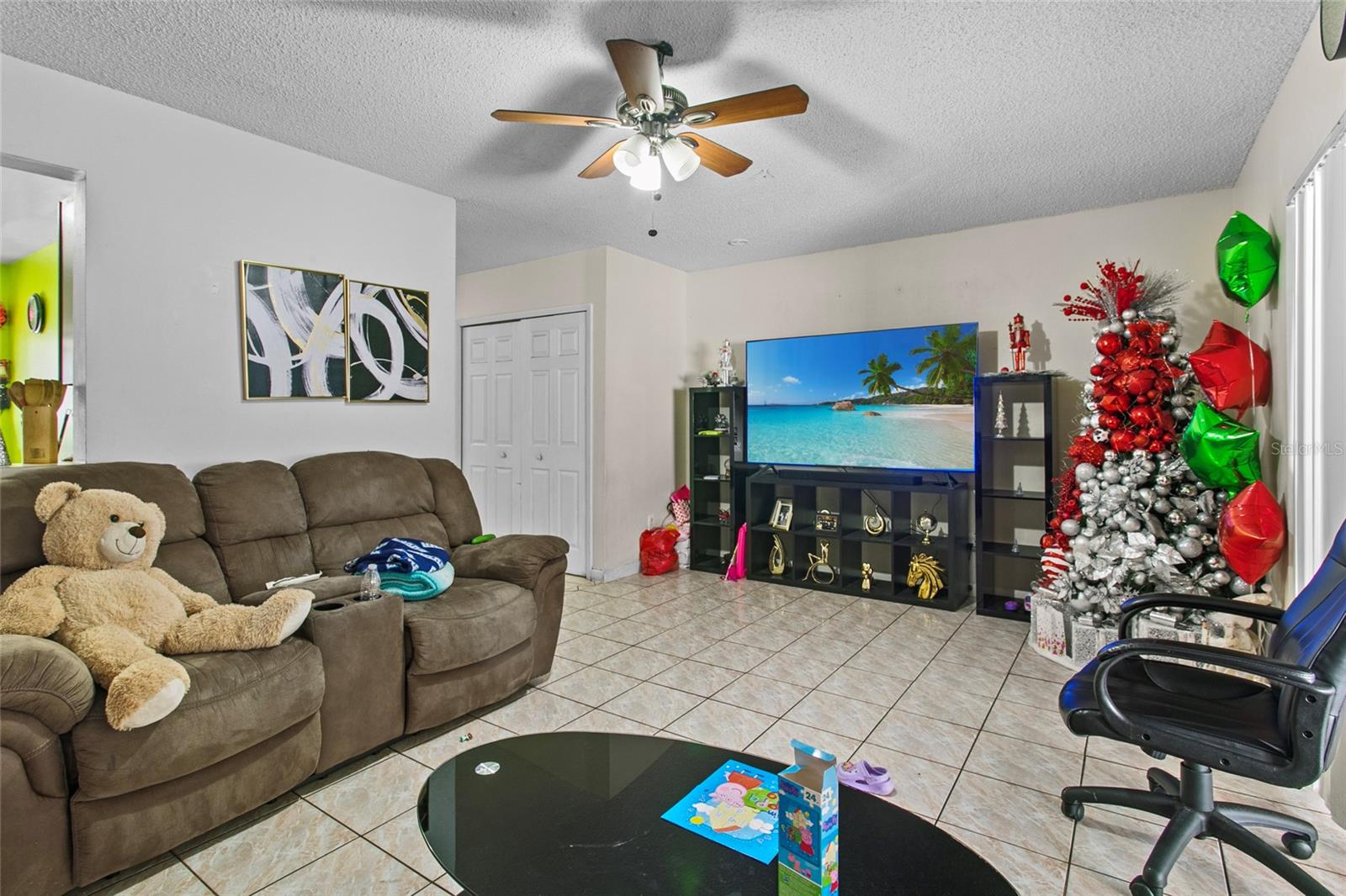 WINDSOR WALK - Residential Income