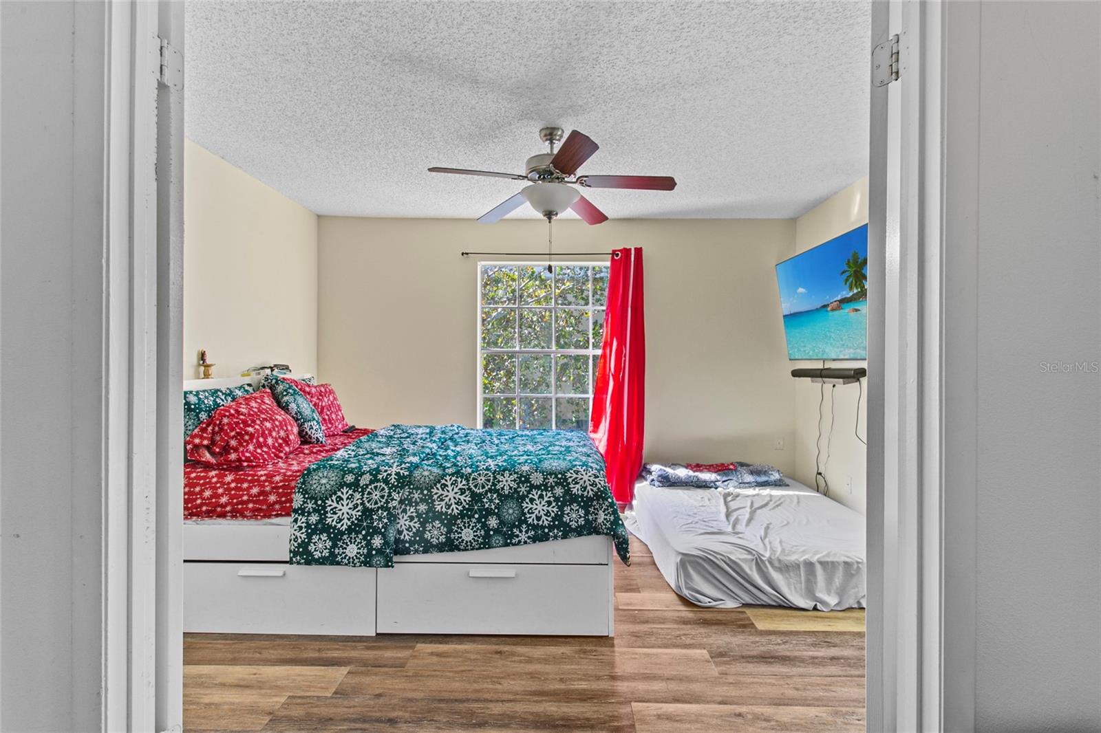 WINDSOR WALK - Residential Income