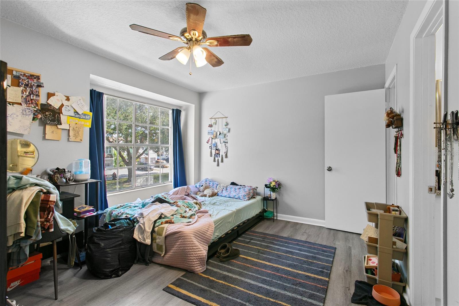WINDSOR WALK - Residential Income