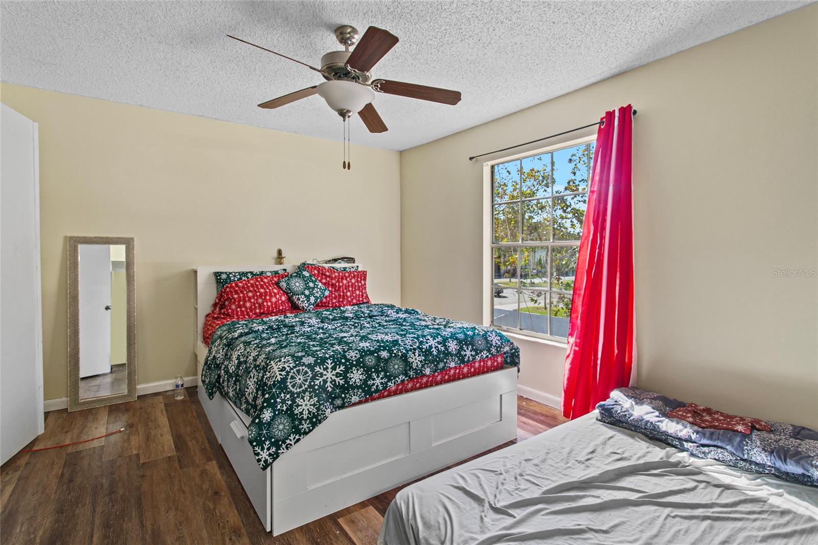 WINDSOR WALK - Residential Income