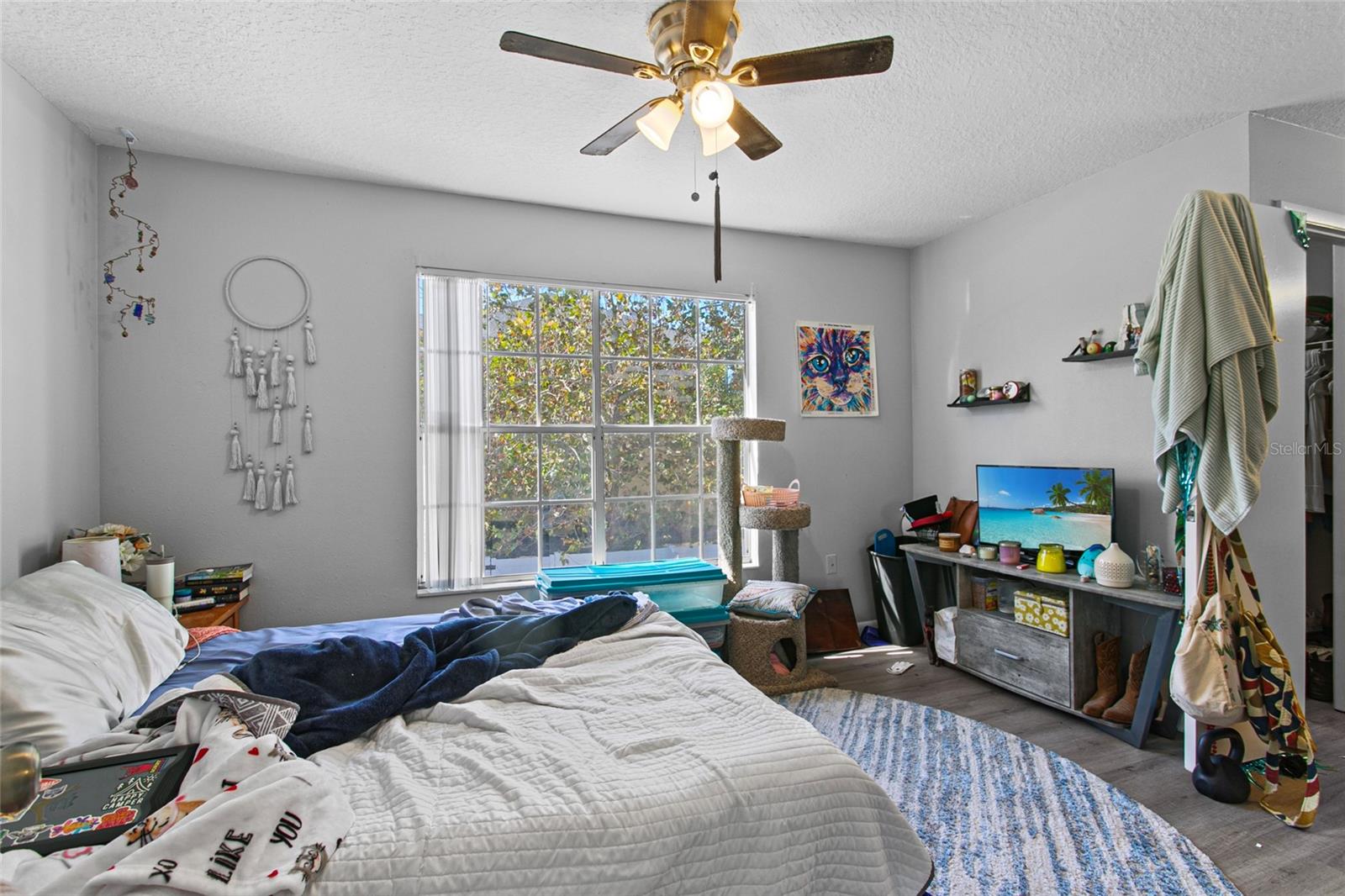 WINDSOR WALK - Residential Income