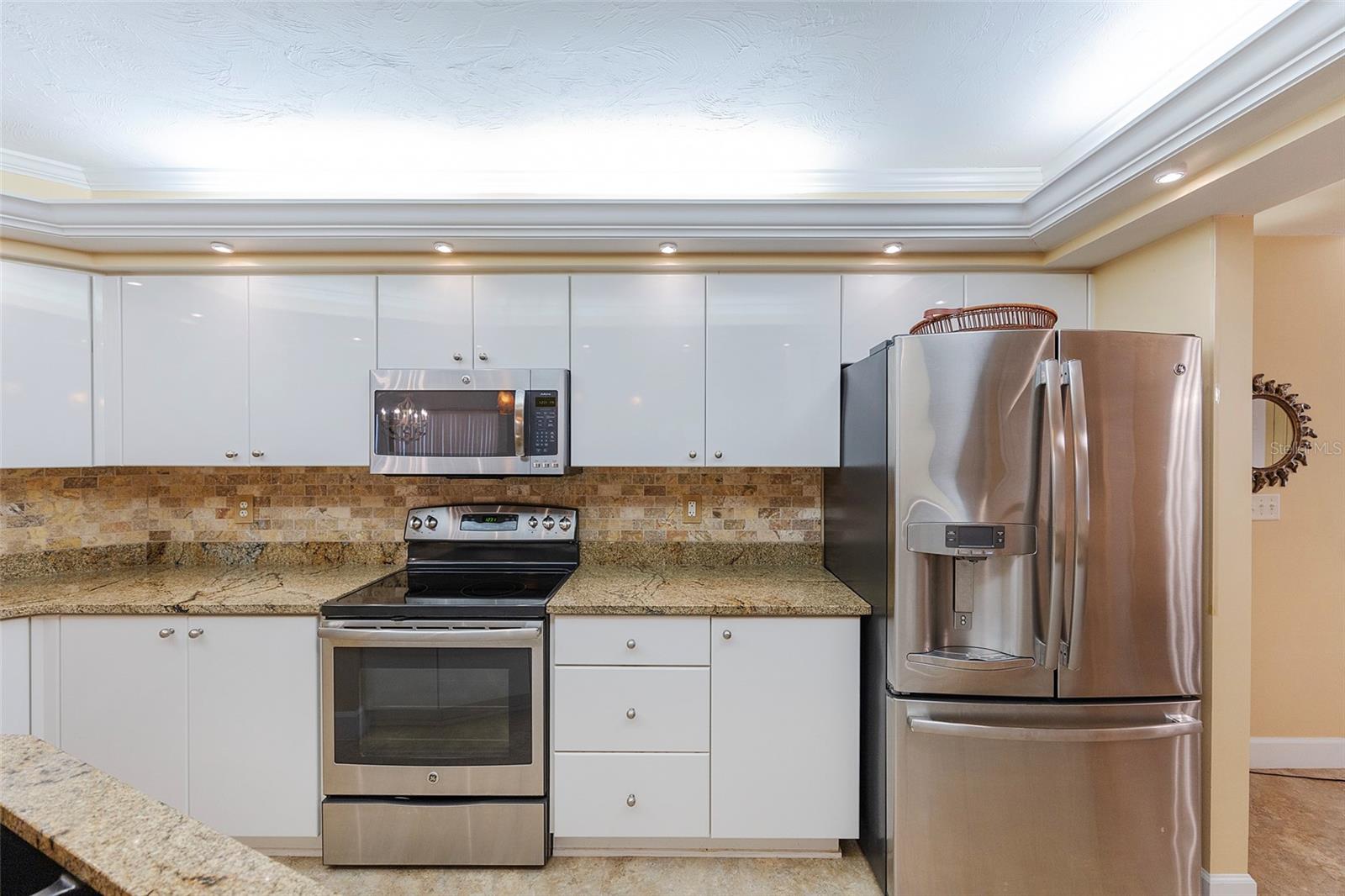 TOWERS 09 CONDO - Residential