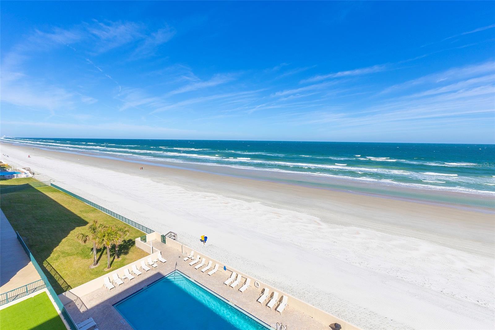 TOWERS 09 CONDO - Residential