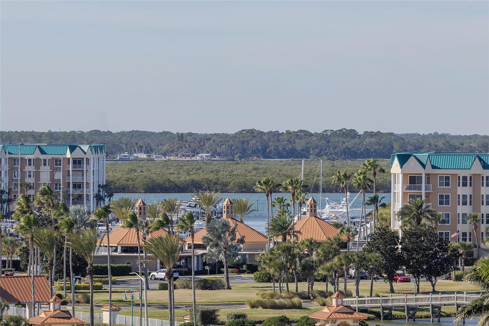 TOWERS 09 CONDO - Residential