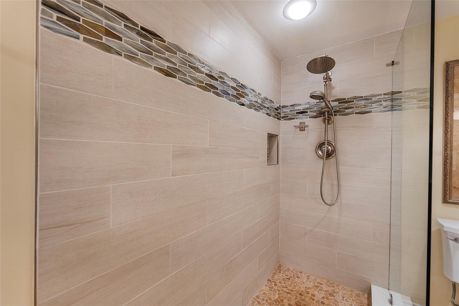 TOWERS 09 CONDO - Residential