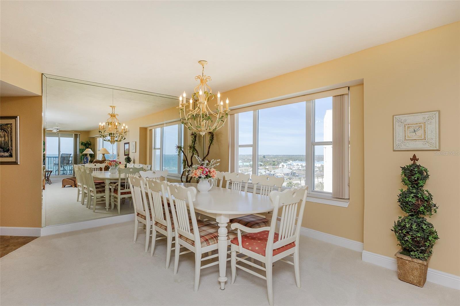 TOWERS 09 CONDO - Residential