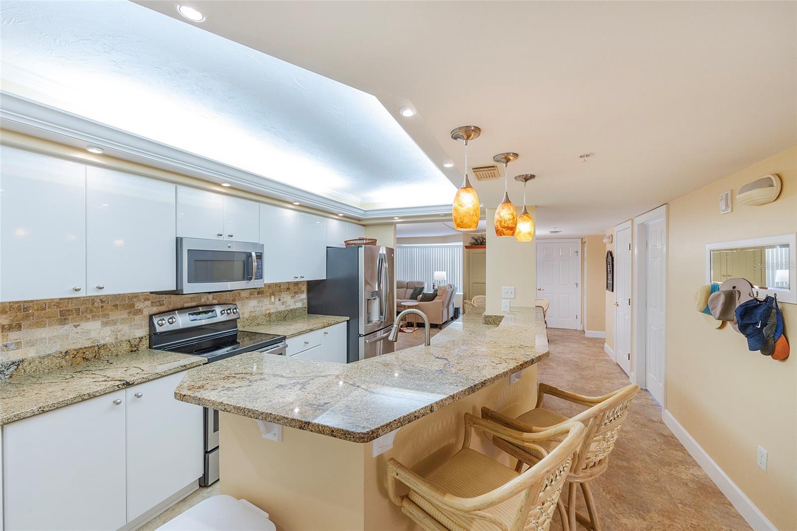 TOWERS 09 CONDO - Residential