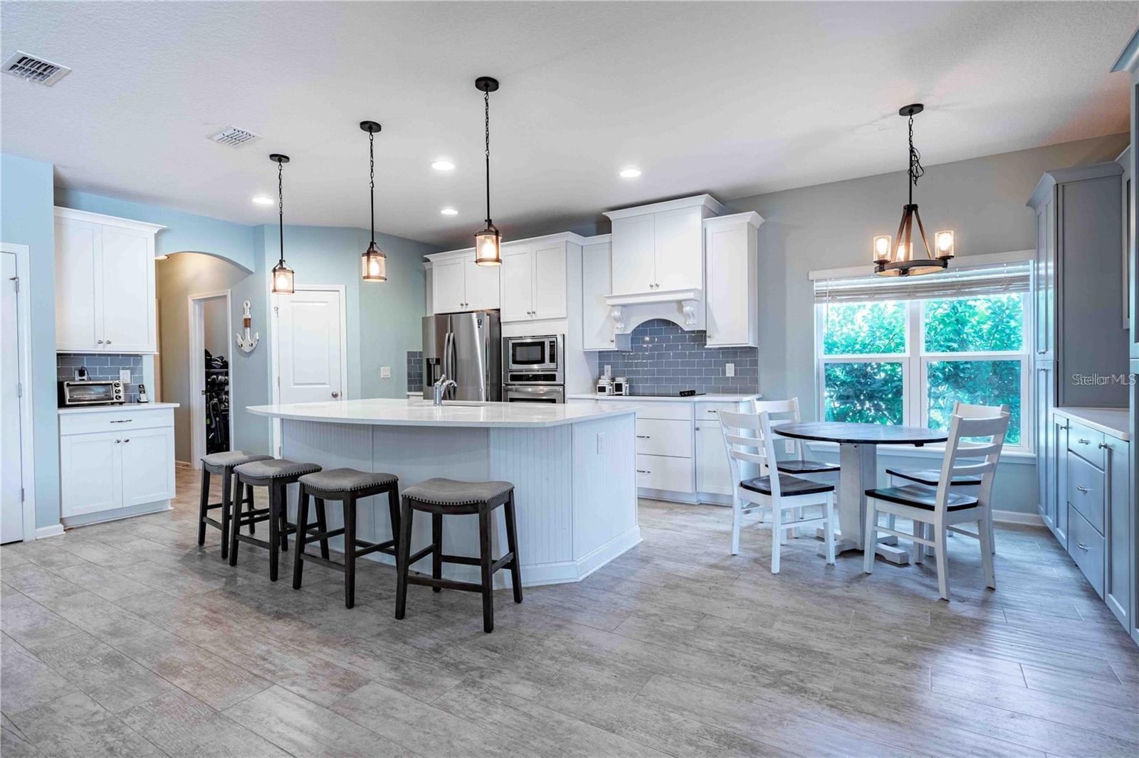HUNTER'S RIDGE - Residential