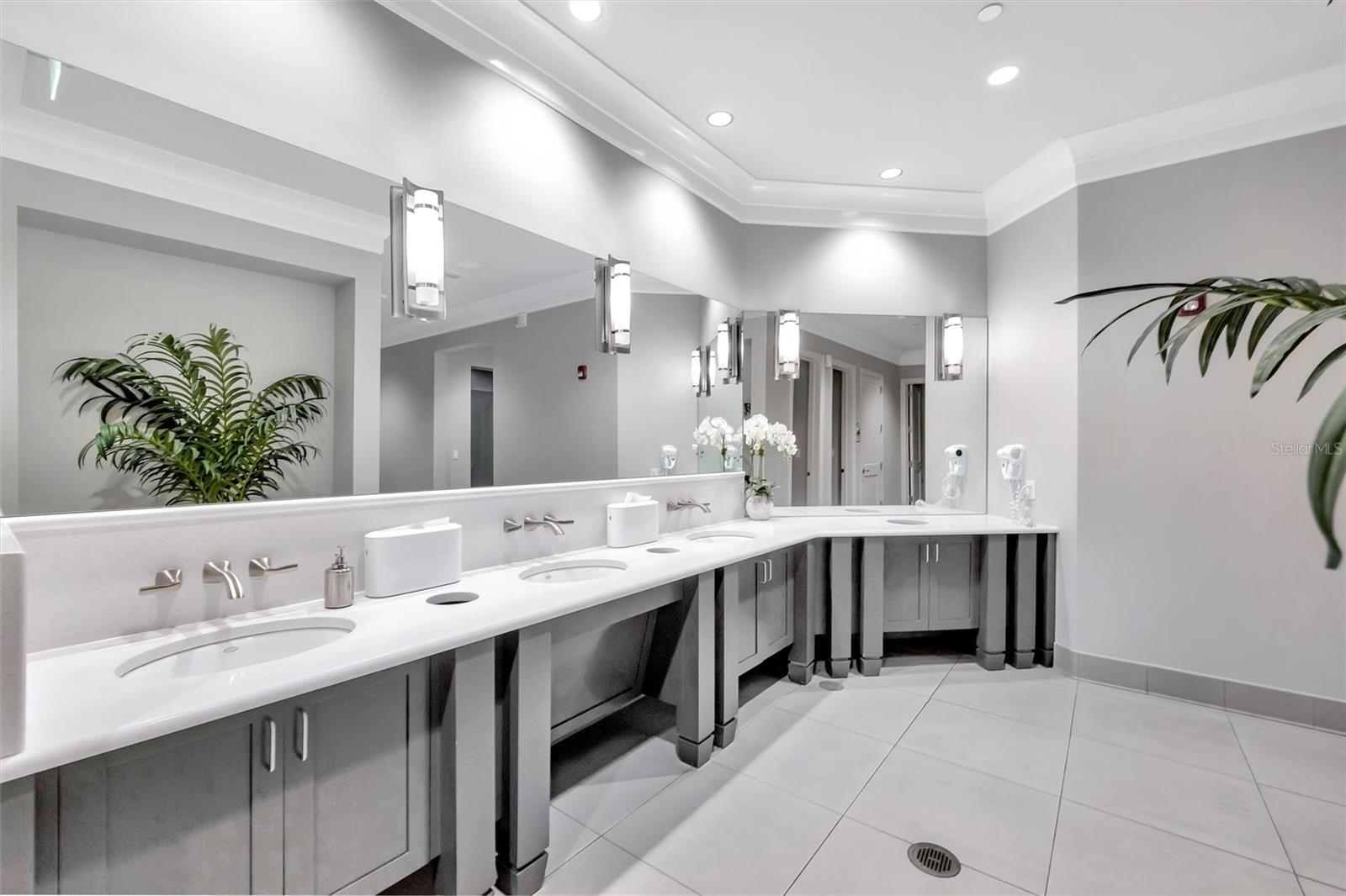 LAKEWOOD NATIONAL - Residential
