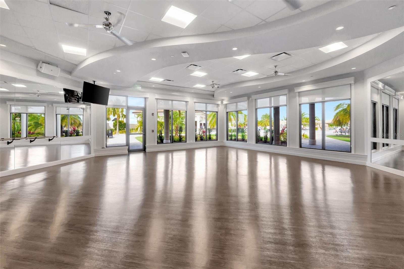 LAKEWOOD NATIONAL - Residential