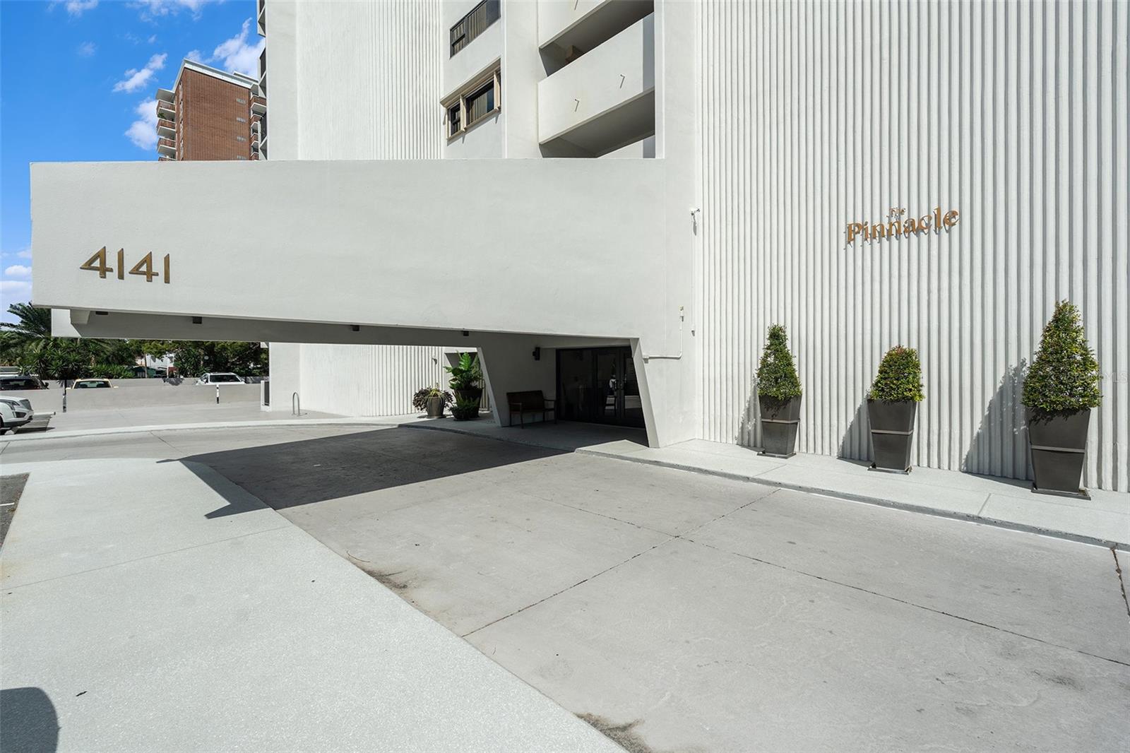 4141 BAYSHORE BOULEVARD 704