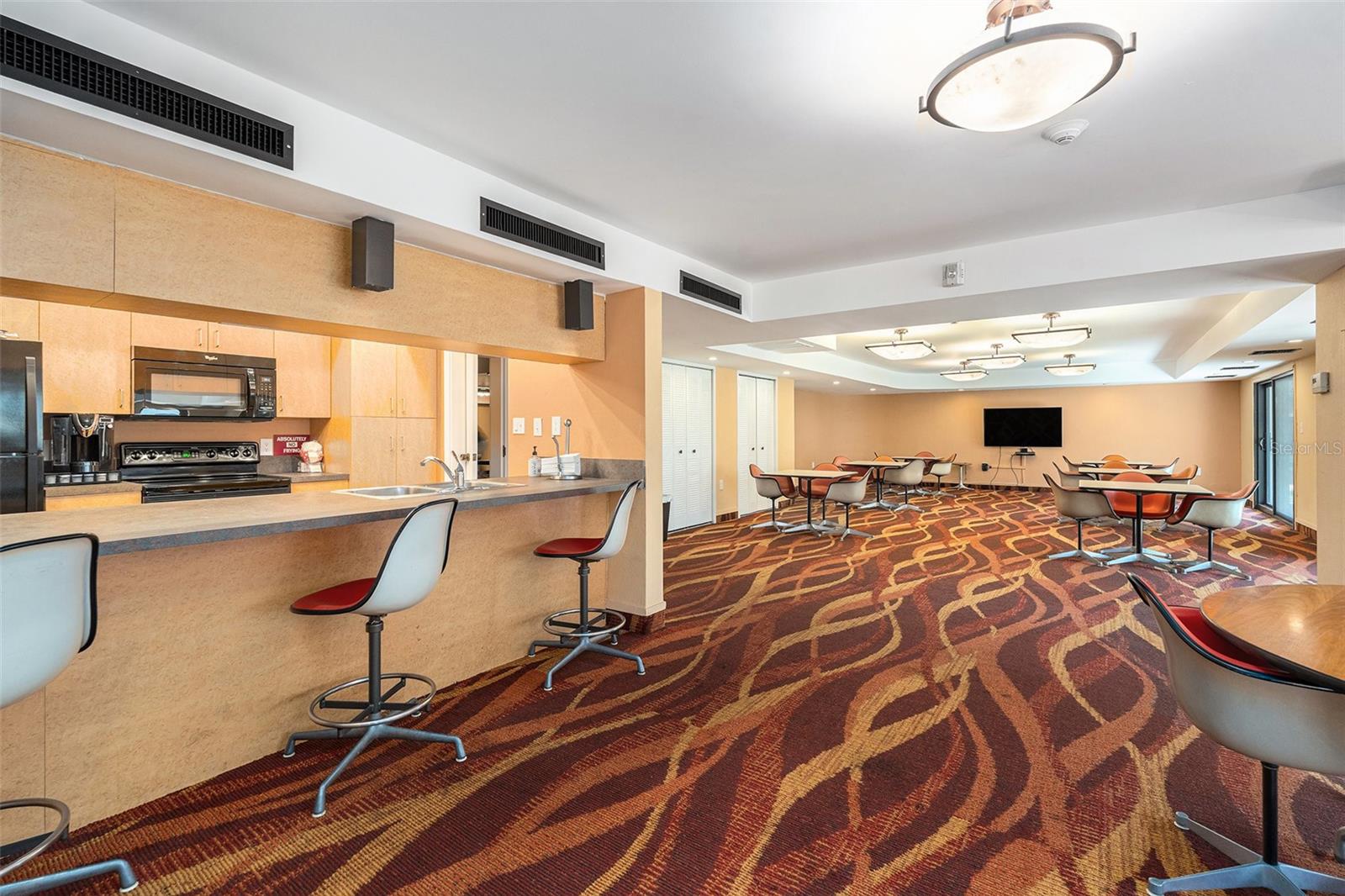 THE PINNACLE APTS A CONDO - Residential