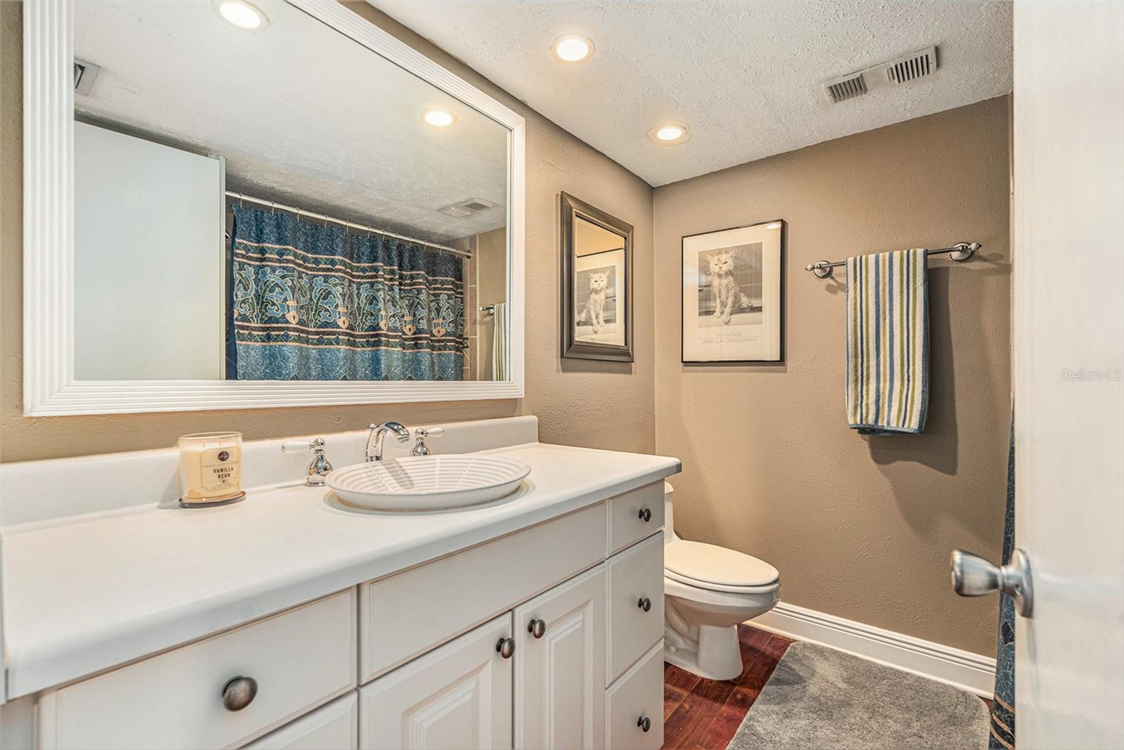 4141 BAYSHORE BOULEVARD 704