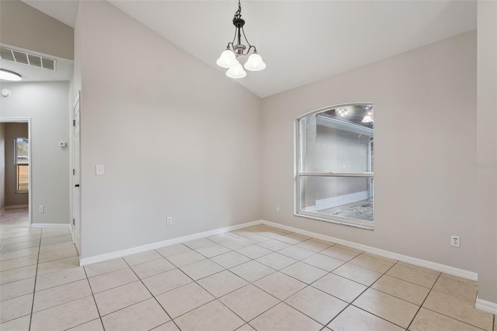 2610 AUTUMN LANE