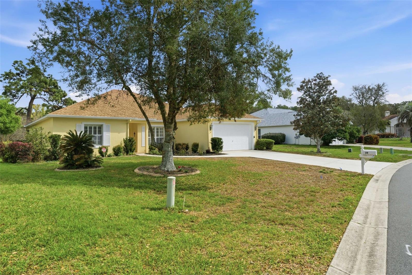 39 W AMALFI COURT