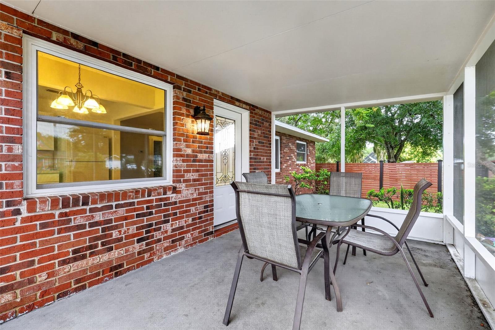 552 HIGHLAND DRIVE