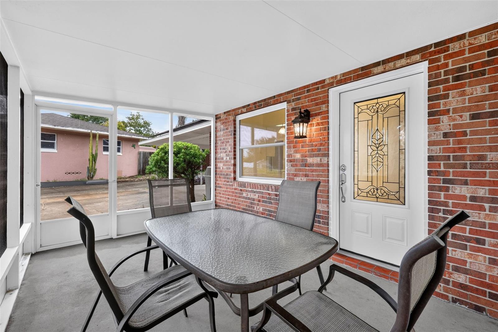 552 HIGHLAND DRIVE