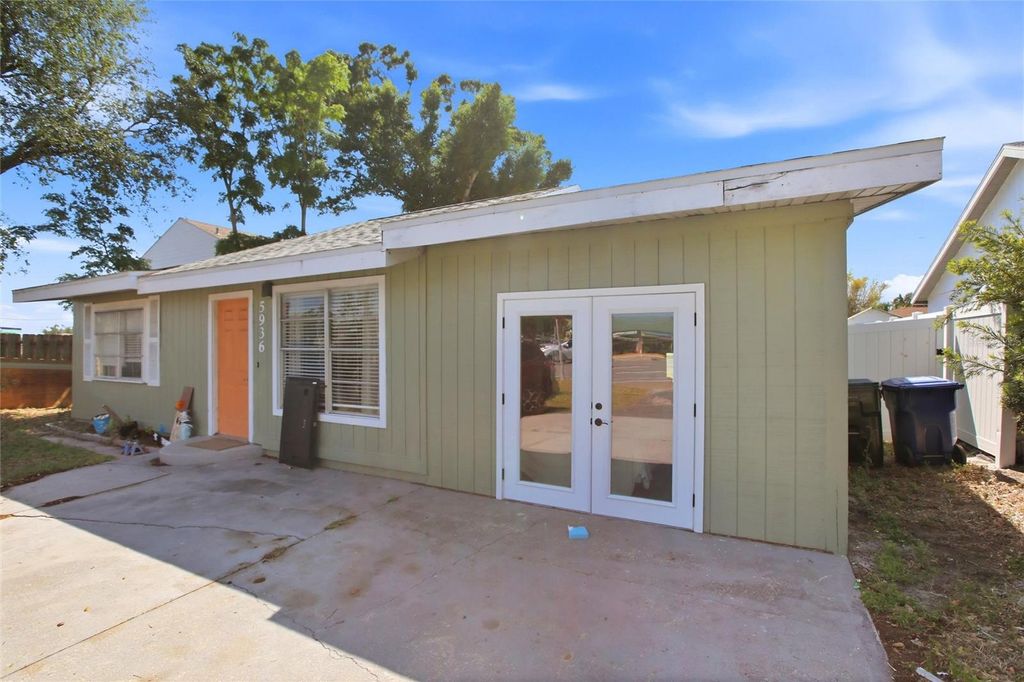 Photo of 5936 Albert Place, Sarasota, FL 34231 (MLS # O6399746)