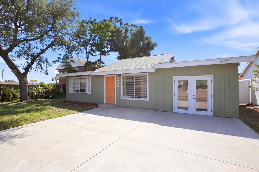 Photo of 5936 Albert Place, Sarasota, FL 34231 (MLS # O6399746)