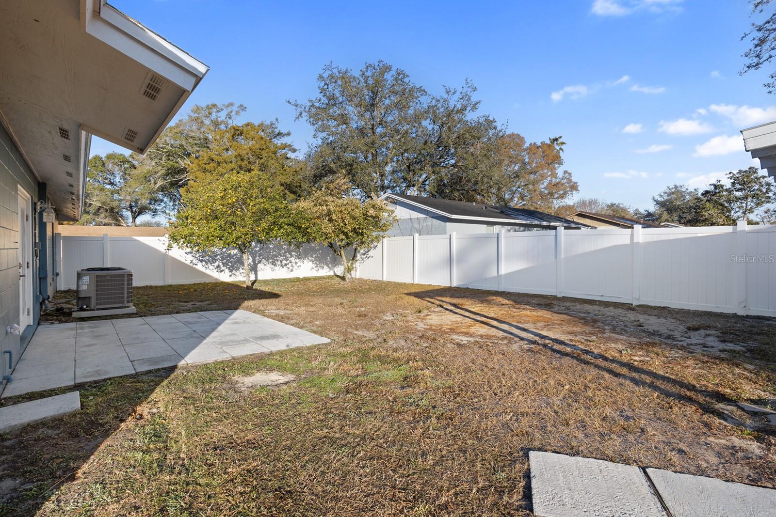 LADY LAKE APRIL HILLS - Residential