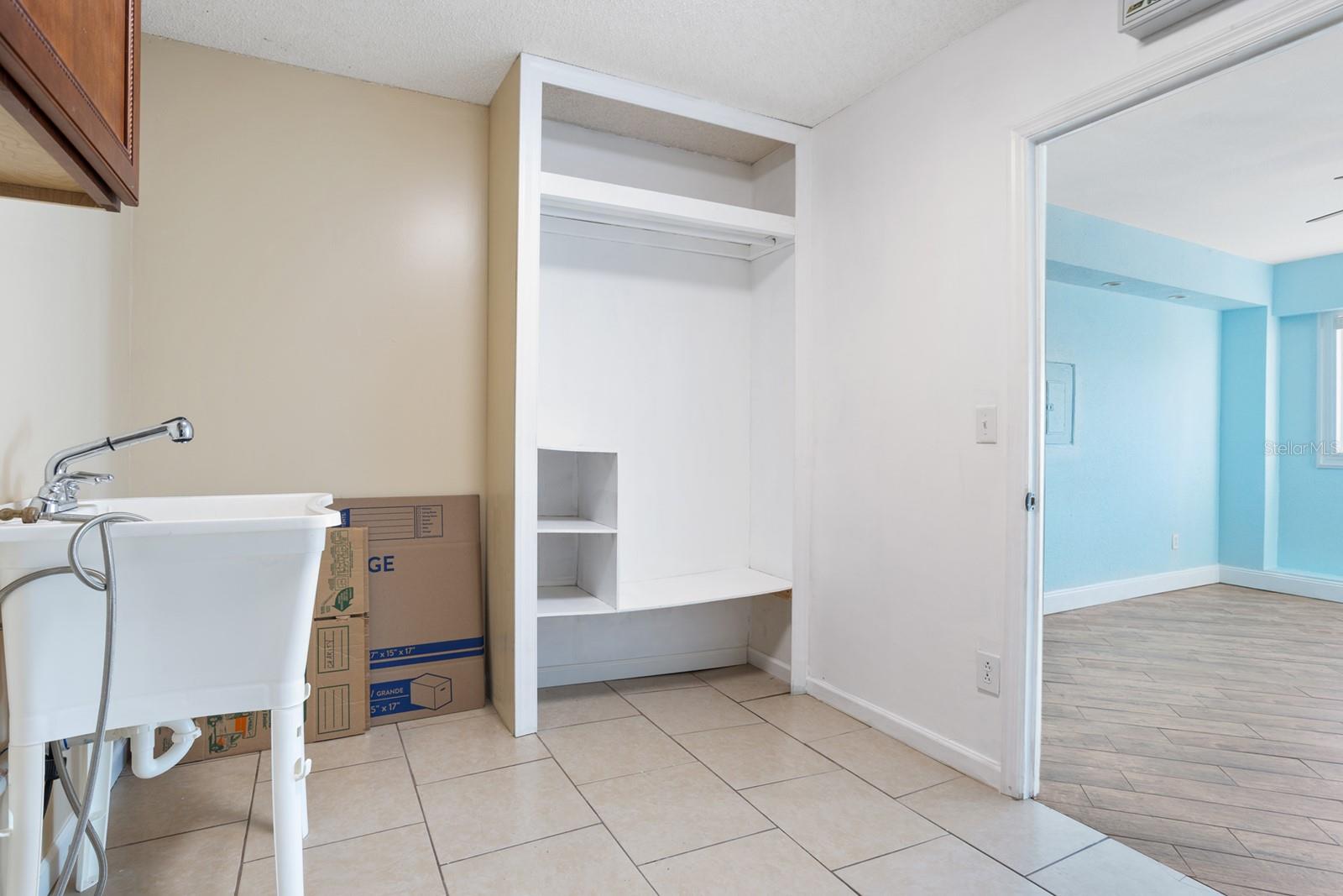 LADY LAKE APRIL HILLS - Residential