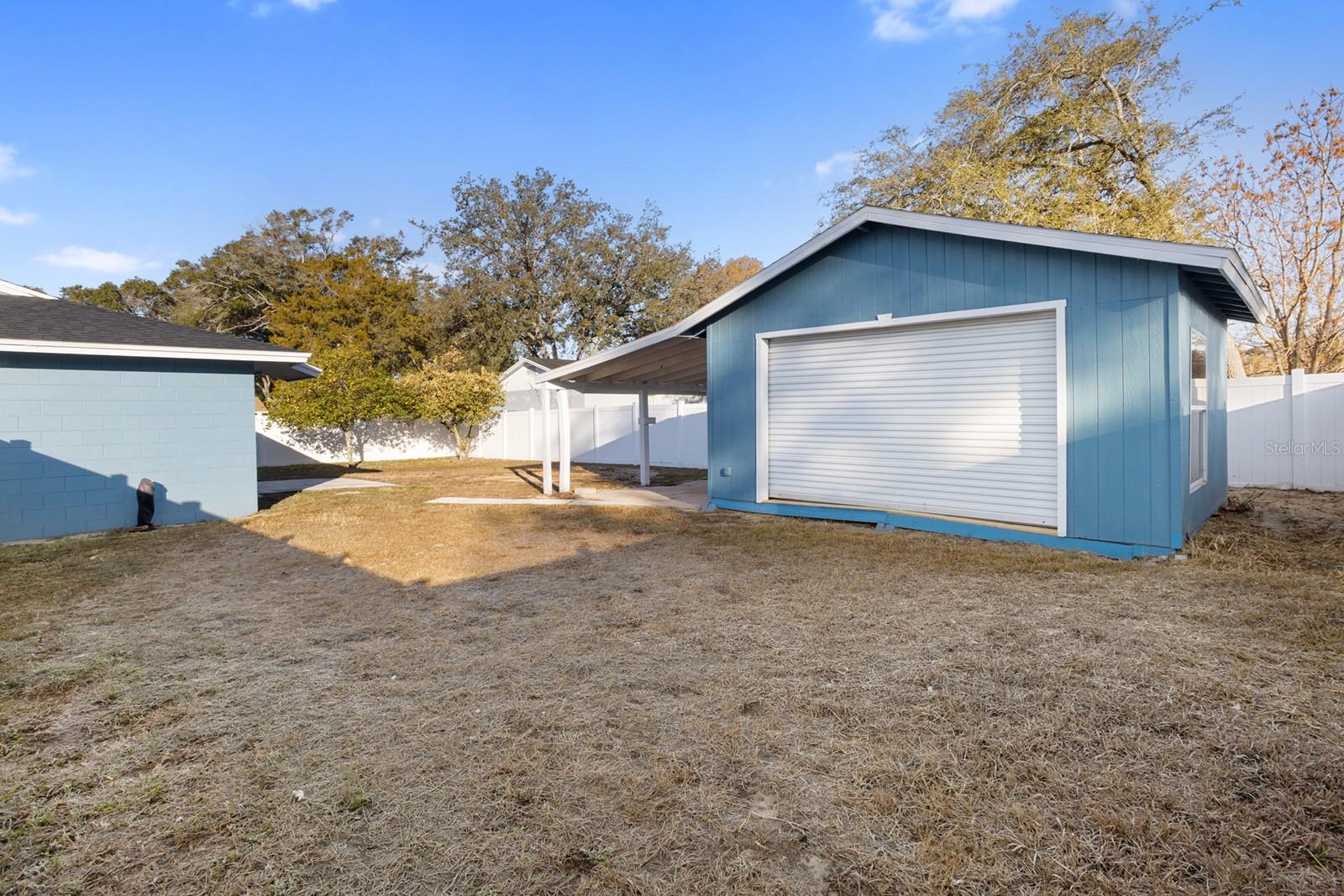 LADY LAKE APRIL HILLS - Residential