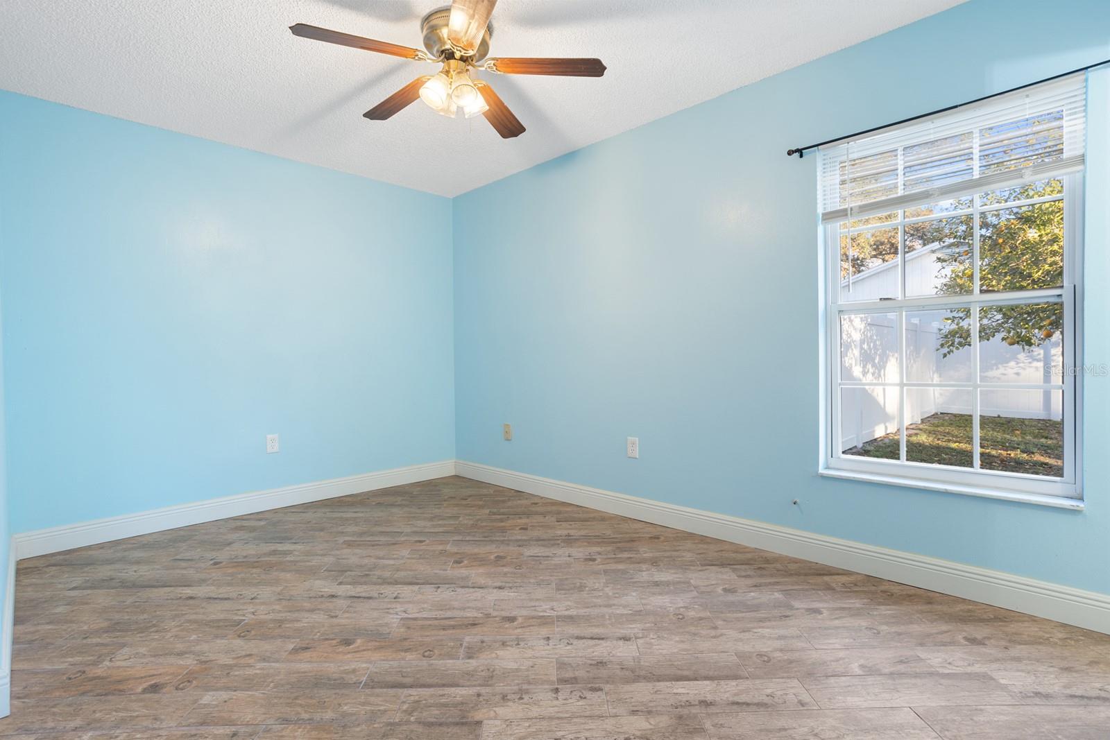 LADY LAKE APRIL HILLS - Residential