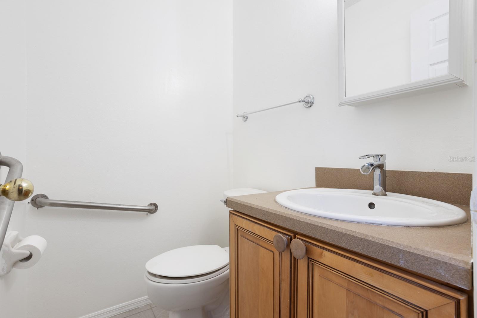 LADY LAKE APRIL HILLS - Residential