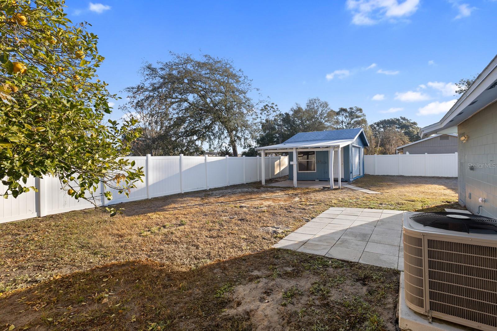 LADY LAKE APRIL HILLS - Residential