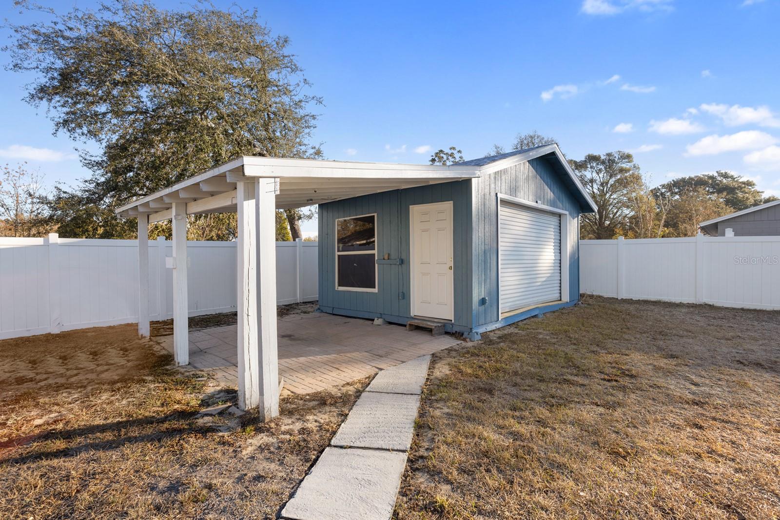 LADY LAKE APRIL HILLS - Residential